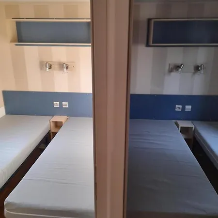 Kamp alanı Mobil 6 8 Places Climatise Et Terrasse Camping L'elysee Sauveur Mh Le Grau-du-Roi