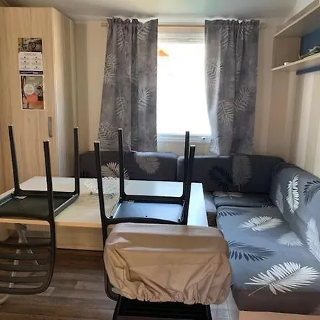Kamp alanı Mobil 6 8 Places Climatise Et Terrasse Camping L'elysee Sauveur Mh *