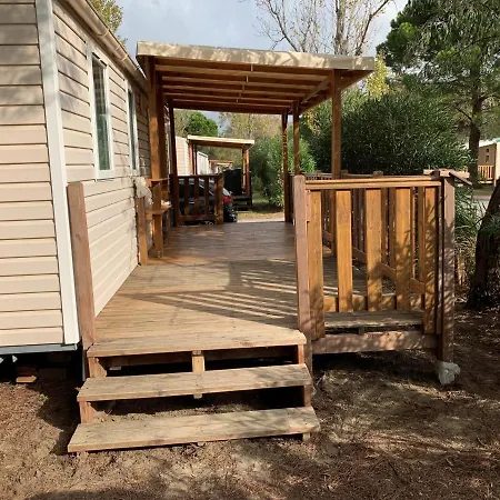 Mobil 6 8 Places Climatise Et Terrasse Camping L'elysee Sauveur Mh * Le Grau-du-Roi
